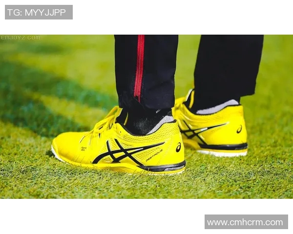 足球明星如何选择跑鞋提升速度与表现的秘密分析 足球明星如何选择跑鞋提升速度与表现的秘密分析